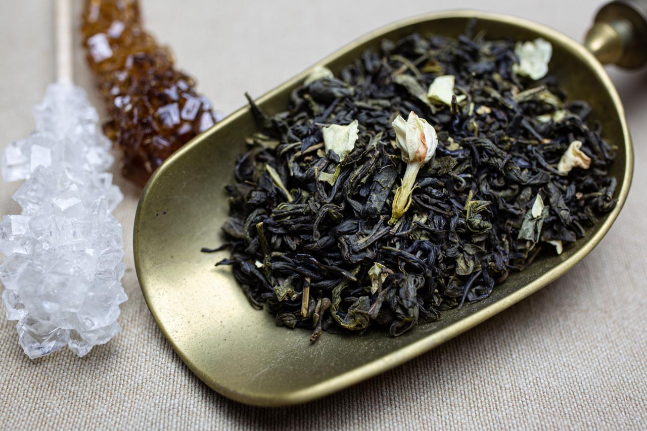 Jasmintee mit Blüten – Teeschale Jasmintee mit Blüten – Teeschale